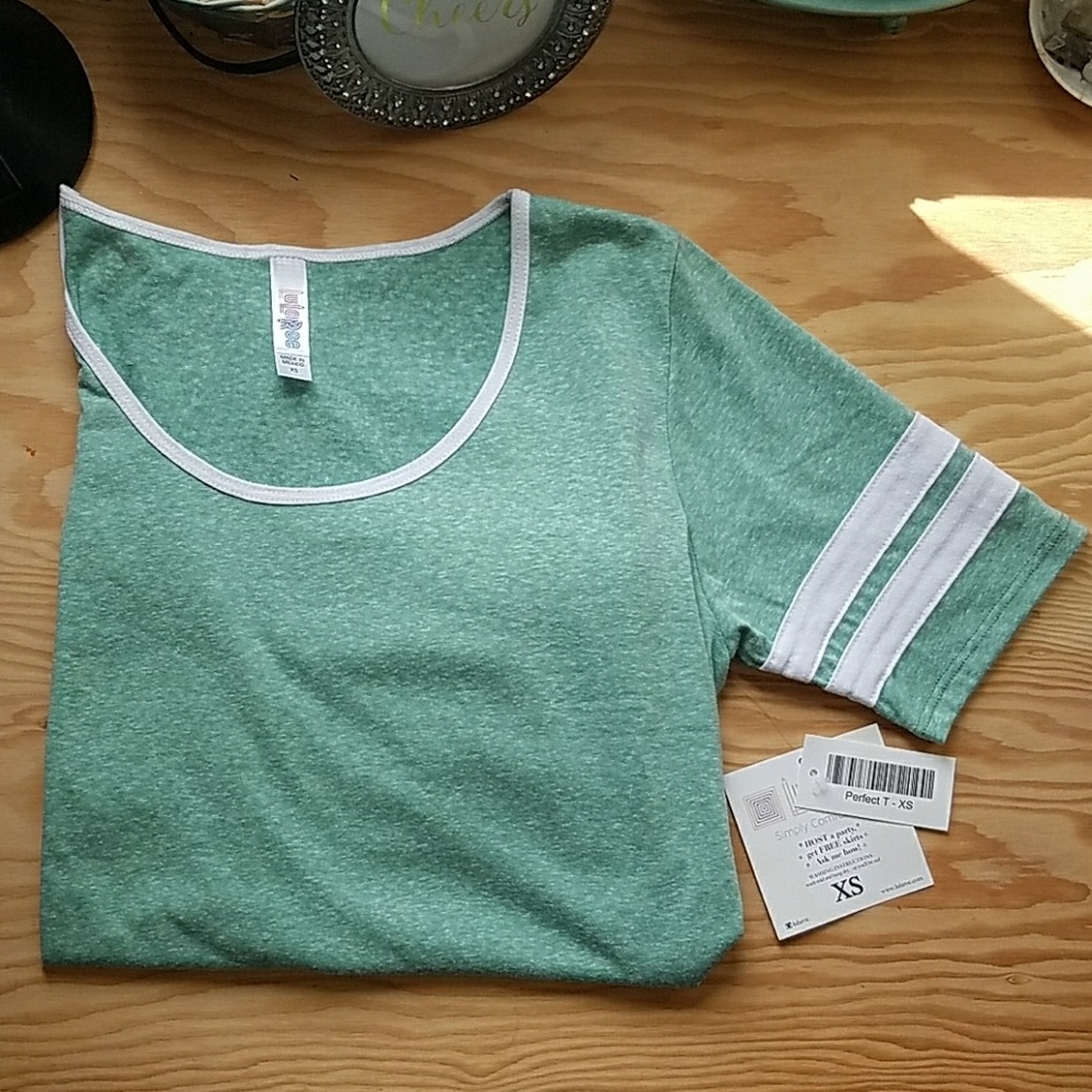 LuLaRoe XS Perfect T